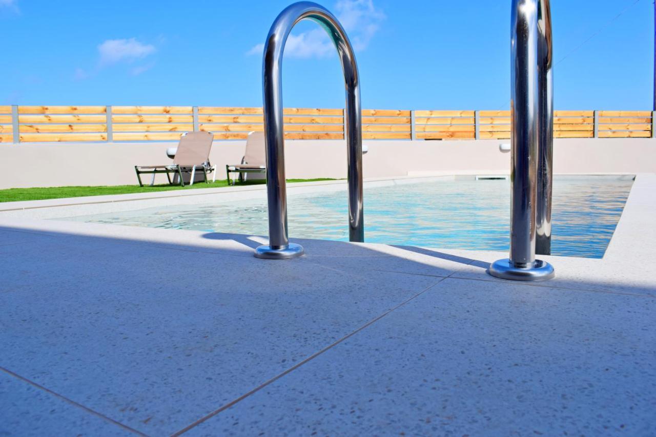 Balos Residence Private Pool Seafront Seaview 키사모스 외부 사진