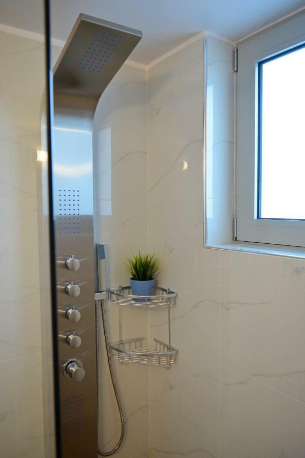 Balos Residence Private Pool Seafront Seaview 키사모스 외부 사진