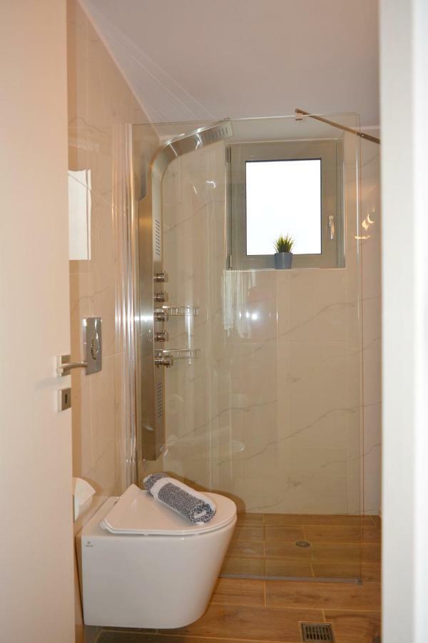 Balos Residence Private Pool Seafront Seaview 키사모스 외부 사진
